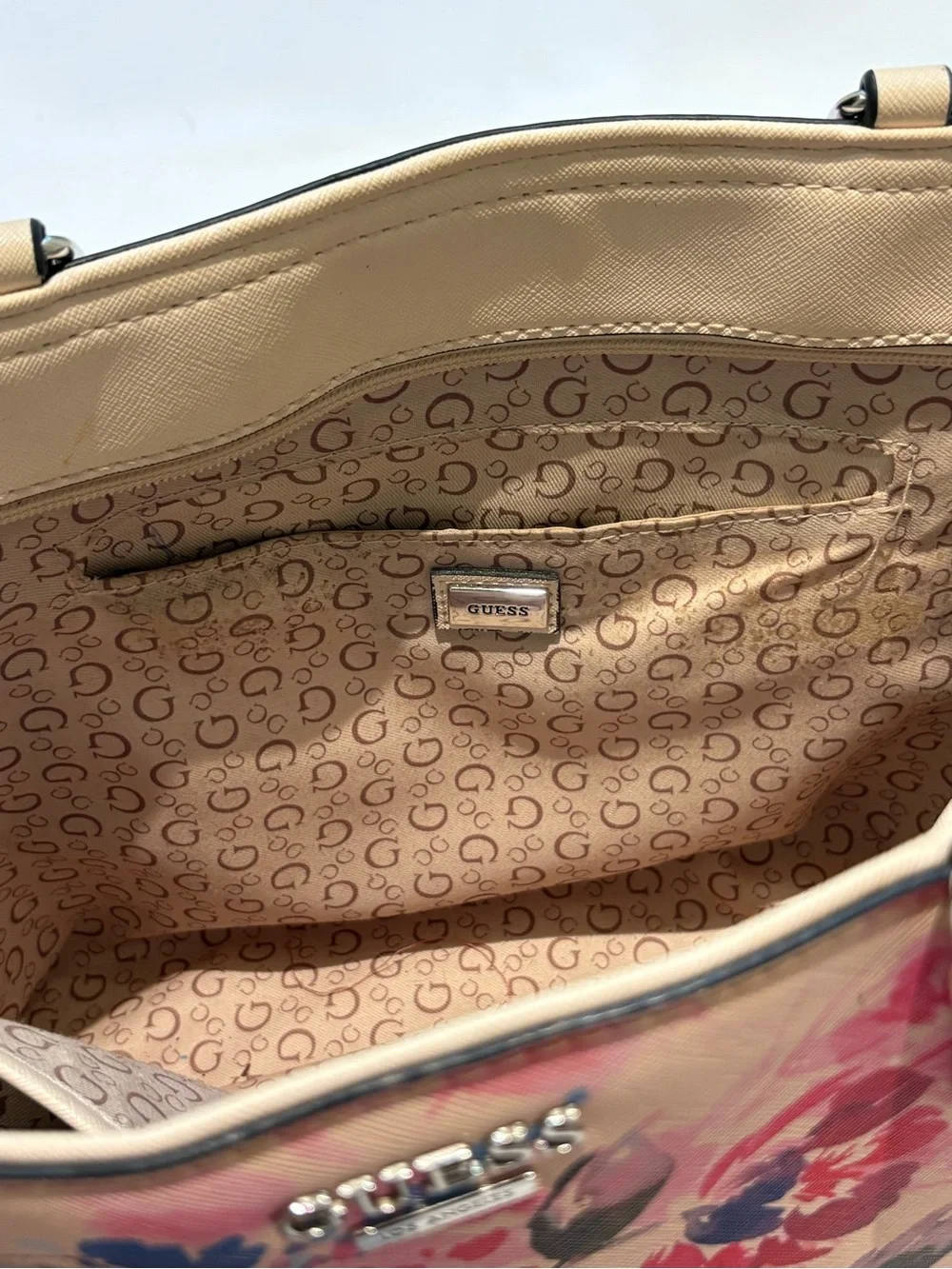 Guess tote vibrant